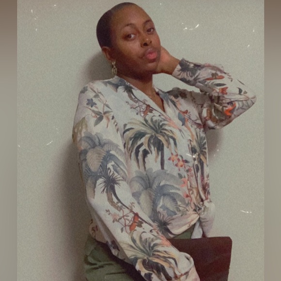 BELLA IS LIVE WITH HER SOLO SHOW (HOME OF NAME YOUR PRICE) 💜 - Picture 2 of 13